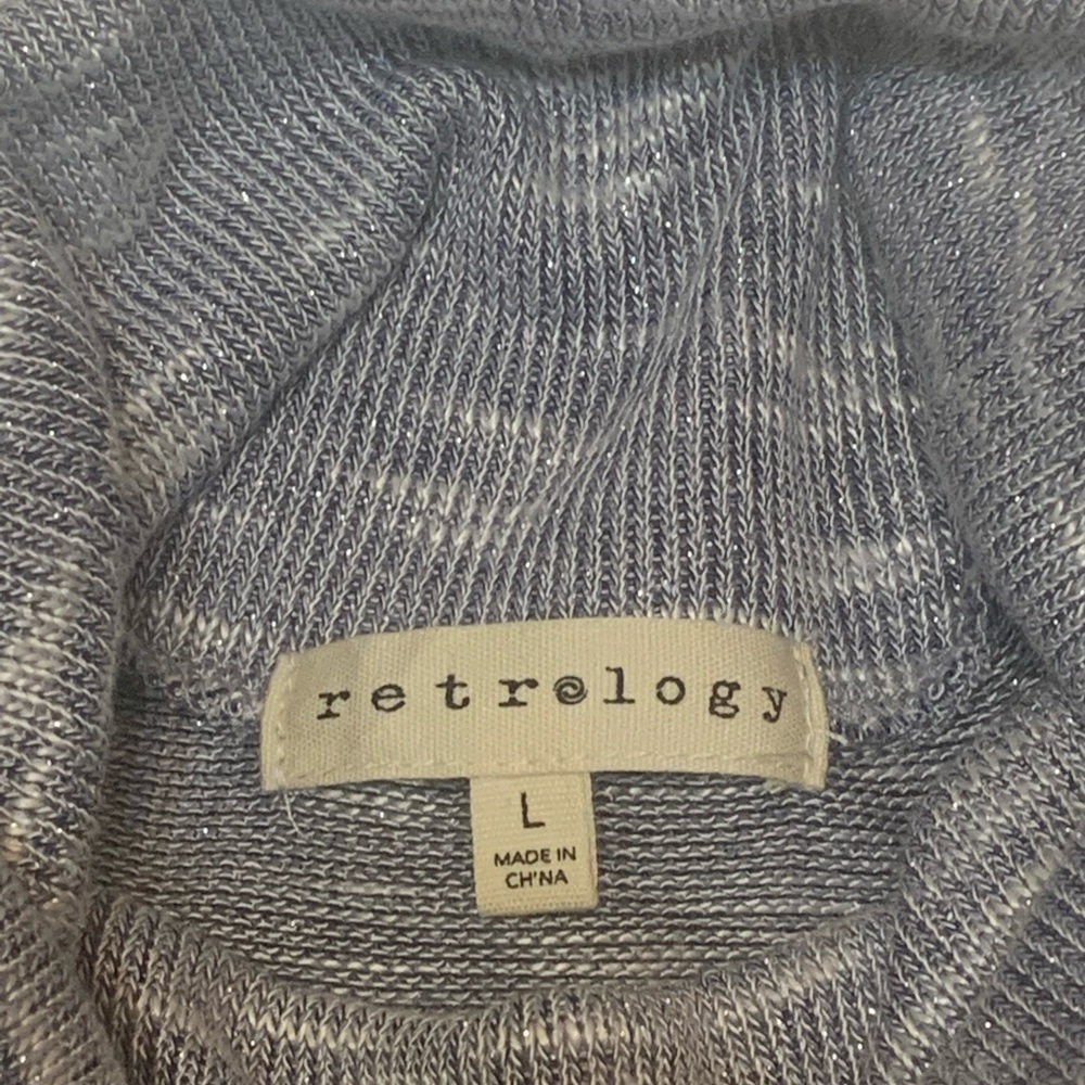 Retrology (Dress Barn) Shimmery Silver Turtleneck Sweater (size L) - Picture 4 of 8